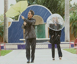 Hands Free Umbrella: Nubrella
