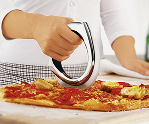 Rosle Pizza Wheel : Snazzy Slicer