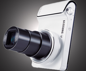 Samsung Galaxy Camera : Runs Android